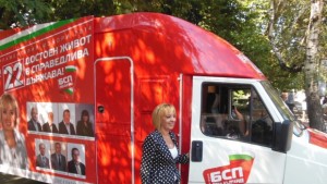 Мая Манолова тръгва на срещи с ново информационно средство