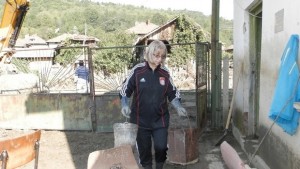 Цецка Цачева Тинята и пораженията от водната стихия дълго ще
