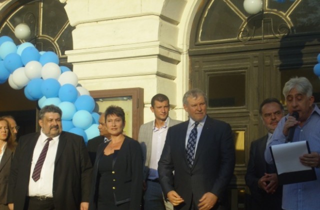 Реформаторският блок представи листата си и подари опера на русенци
