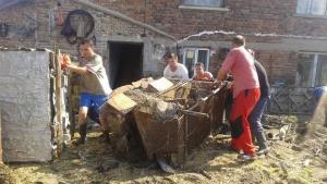 Почистиха всички пострадали от наводнението къщи в с Странско