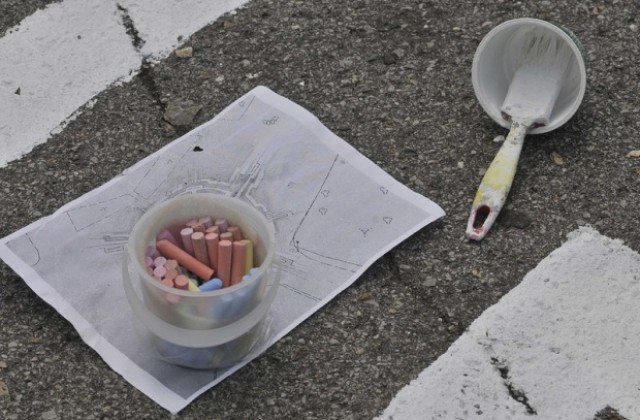 Оградата на Софийската математическа гимназия беше почистена от надписи