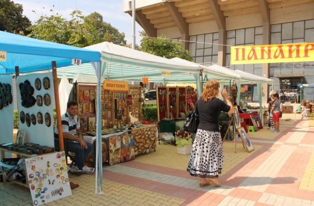 22 майстори в Третия Панаир на занаятите