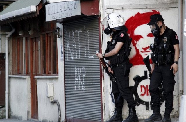 В Истанбул арестуваха 15 предполагаеми терористи