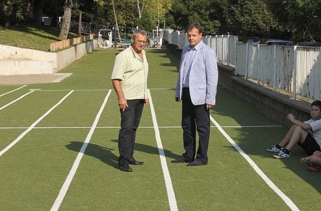 Кметът Даниел Панов провери готовността на училищата за първия учебен ден