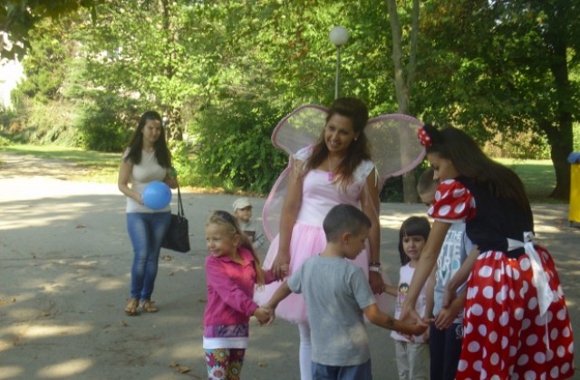 „Патриотичен фронт – НФСБ и ВМРО” подари детски празник на русенчетата