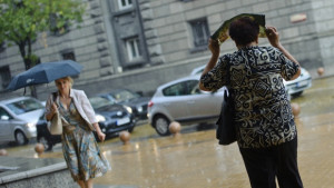 Предупреждават за нови интензивни валежи и покачване на реките