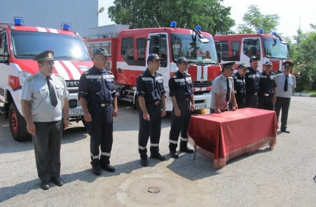 Пожарникарите честват своя професионален празник