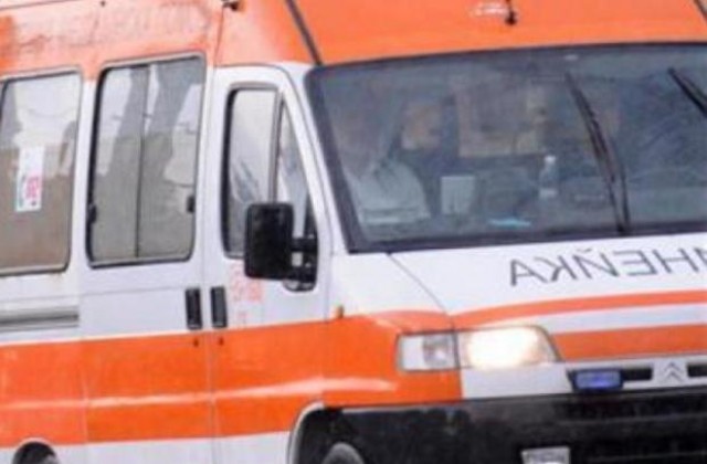 Автобус помете възрастна жена на автогарата в Севлиево