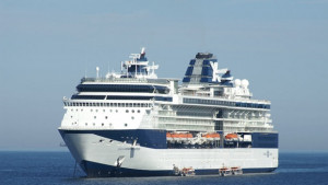 Кораб гигант идва във Варна пуска котва в залива