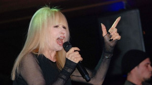 Лили Иванова ще пее в ДКС В Левски във В