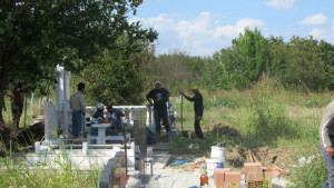 Оскверниха гробове в Басарбово