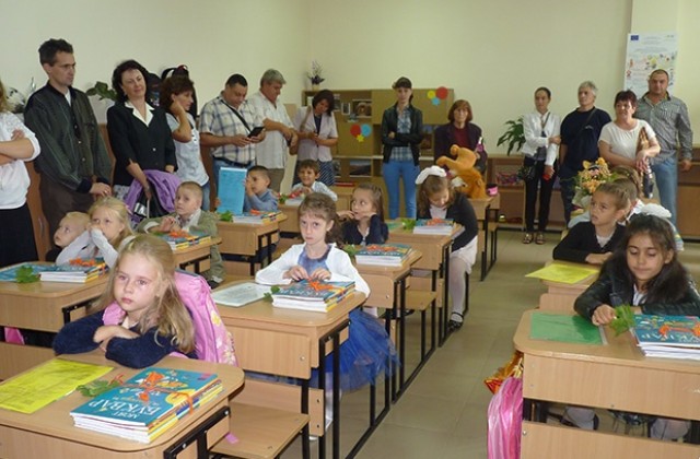 1620 ученици на прага на новата учебна година в община Мездра