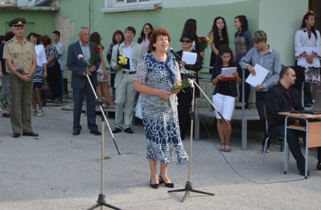 Мариана Бояджиева поздрави всички училища за началото на учебната година