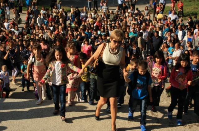 145 първолаци в община Стражица прекрачиха училищния праг