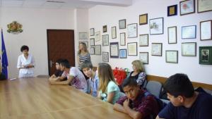 14 деца от пострадали от наводнението семейства получиха като дарение