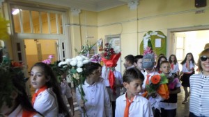 Сигнализирайте при злоупотреби с ученически униформи съветват от инспектората