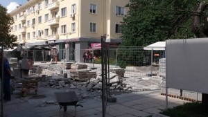 Ремонтите по главната улица в Сливен продължават