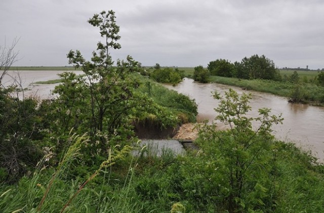 Комисия проверява критичните речни участъци във видинско