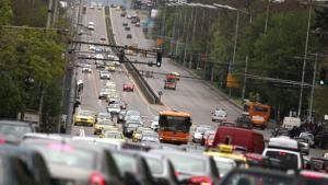 Продажбите на нови коли у нас се увеличават тази година