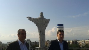 Махат статуята на Христос от бившия хотел на Ванко 1