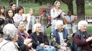 Празник на усмивката зарадва сърцата на възрастни хора в село