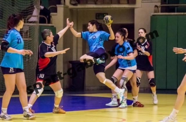 Новото хандбално първенство при жените започва в събота