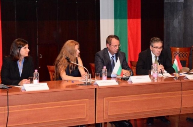 Посланикът на Унгария: Искаме по-активно сътрудничество в образованието, науката и културата