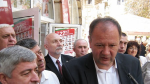 Левите избиратели да не разсейват гласовете си призова Михаил Миков