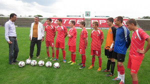 Явор Хайтов дари футболни топки на Ботев