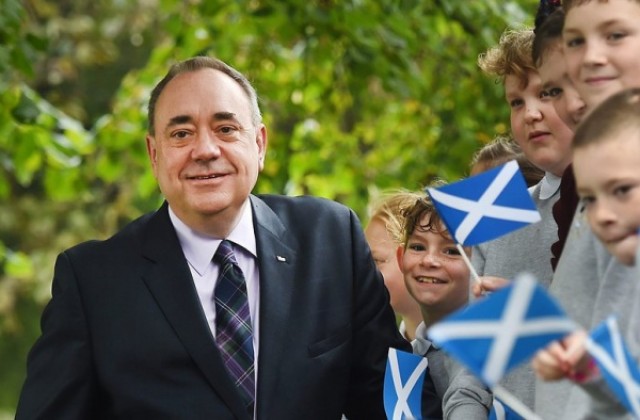 Алекс Салмънд подава оставка от поста първи министър на Шотландия