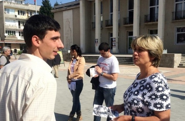 Весела Лечева се срещна с избиратели в Павликени