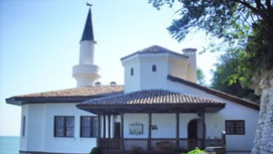 Културни празници Албена акостират в Балчик
