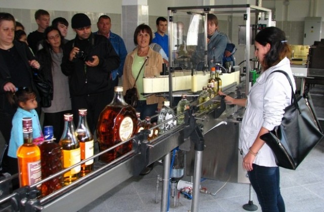 „Ден на отворените бутилки провеждат във „Винпром - Троян