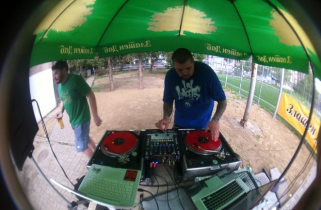 Европейски хип-хоп диджеи и танцьори превземат Античния форум