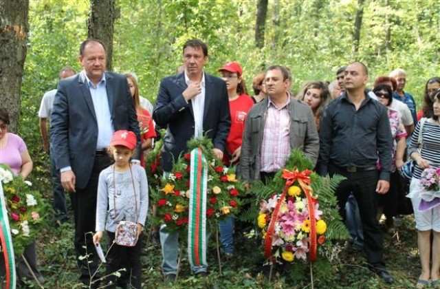 Михаил Миков бе гост на събора „Под крушата на осенската поляна