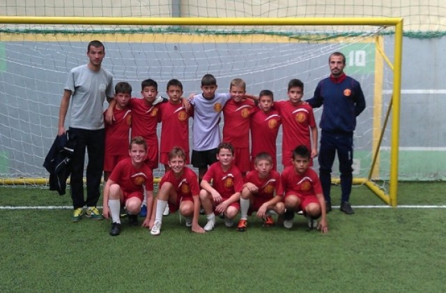 Победа, престижно реми и загуба за малките футболисти на Велбъжд