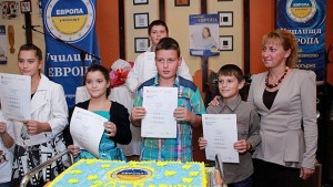 Училища Европа връчиха тържествено сертификатите на Университета Кеймбридж 2014 г