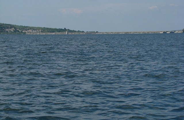 Спада нивото на язовир Огоста