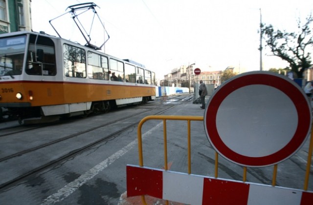Възстановяват трамвайното движение по Лъвов мост