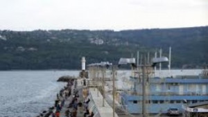 Затвориха Порт Варна заради силен вятър