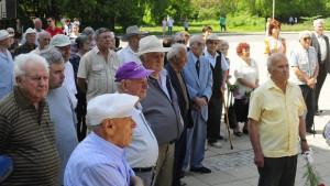 Около 45 от пенсионерите у нас продължават да се трудят
