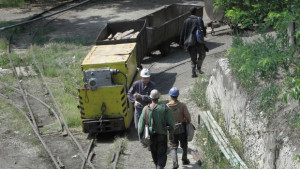 Искат в протест оставките на директорите на НЕК и ЕСО