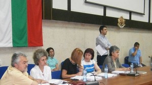 Партийни активисти узаконяват вилите си