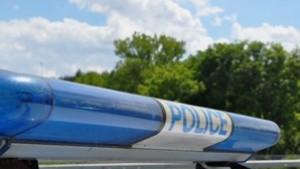 Задържаха двама заради фалшиви банкови карти