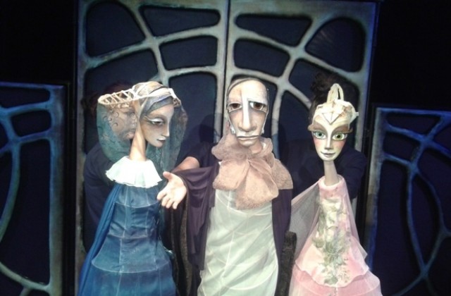 Кукленият театър представя премиерния си спектакъл „Красавицата и звяра“