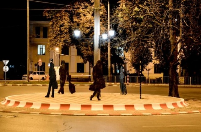 Художествени пластики освежават улици и площади във Варна