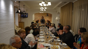 Мариана Бояджиева от БСП лява България пред учителите Трябва да