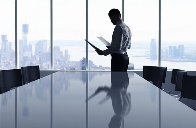 Търсят 48 млади висшисти за работа в публичната администрация