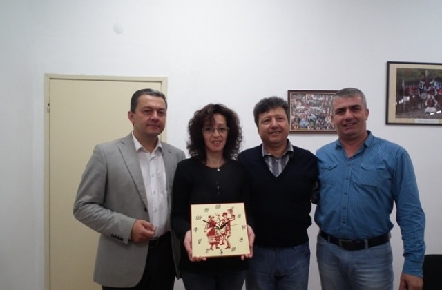 Д-р Иванов: Общината ще подкрепя дейността на танцовия ансамбъл