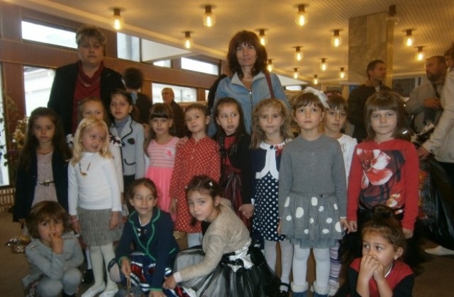 Празникът на плодородието продължава.Най-едрата ябълка е Муцу и тежи 0.679 кг